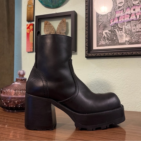 ⚡️Vintage Steve Madden Chunky Platform SPIN Boots⚡️